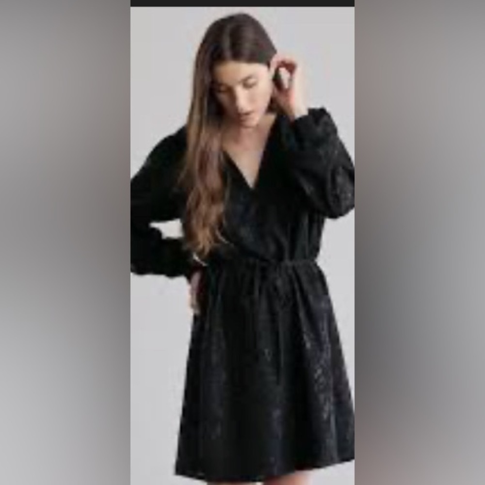 Elizabeth And James Dark Romantic Floral Black Dress With Belt‎ Size Small